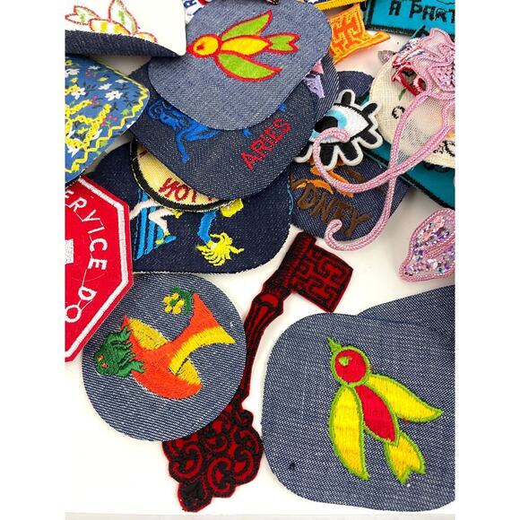 150 PC Assorted Sewing Applique Patches Iron on Sew On NEW Mixed Sequin Crafting - Picture 7 of 16